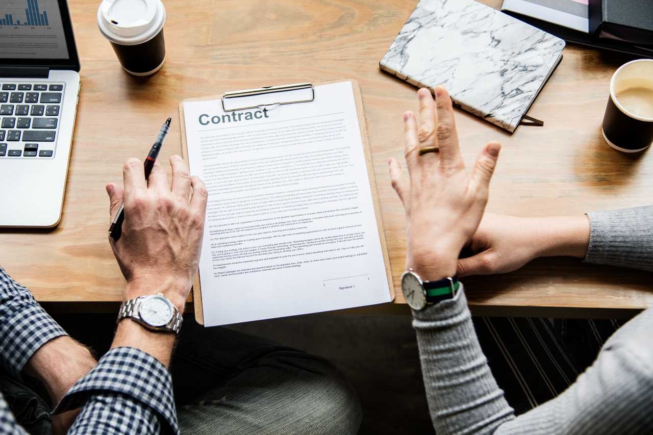 Rédiger un contrat pour une collaboration entreprise et recherche